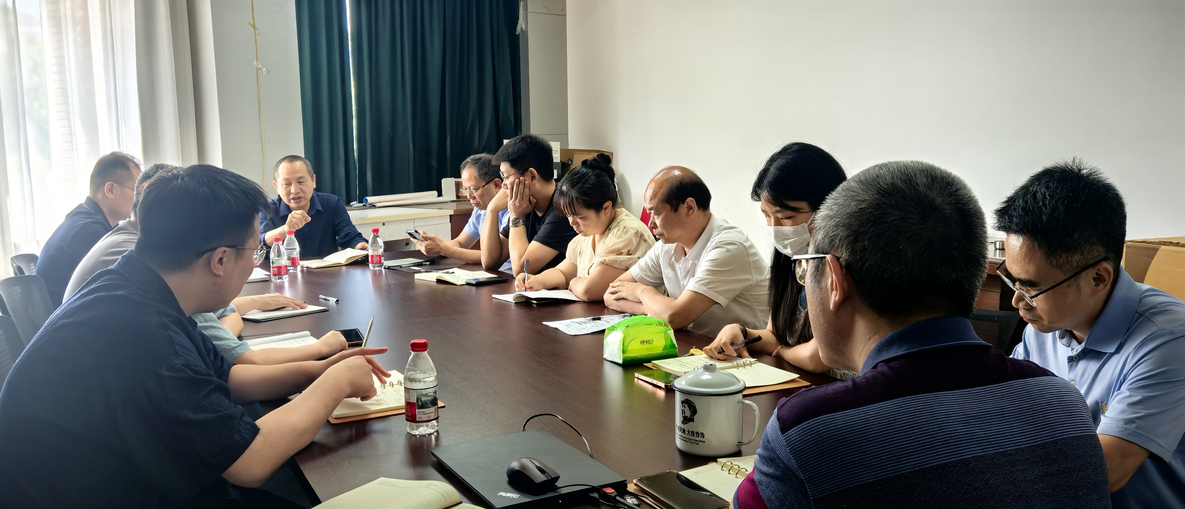 校党委常委、黄勇副校长深入资产与实验室管理处调研督导开展深入贯彻中央八项规定...